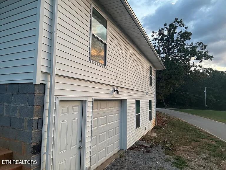 309 Hobson Rd - Photo 2 of 12