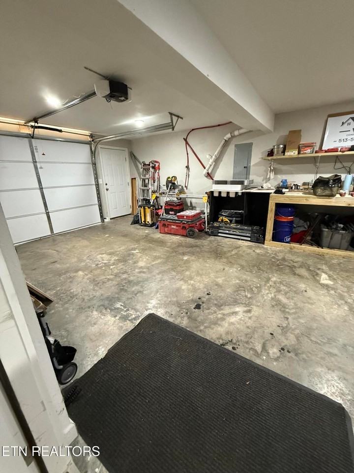 309 Hobson Rd - Photo 4 of 12