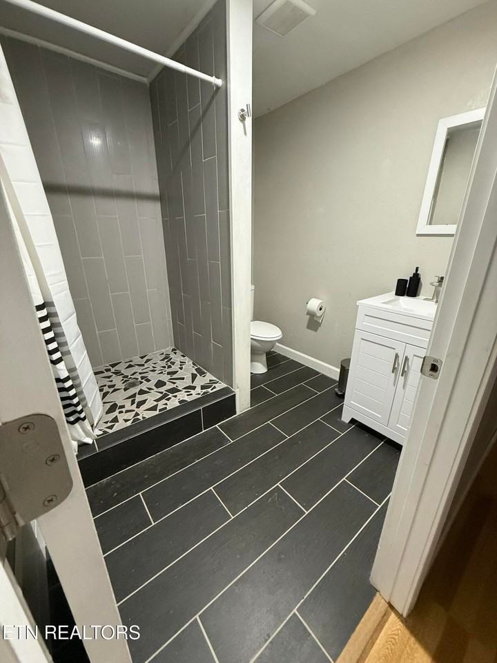 309 Hobson Rd - Photo 7 of 12