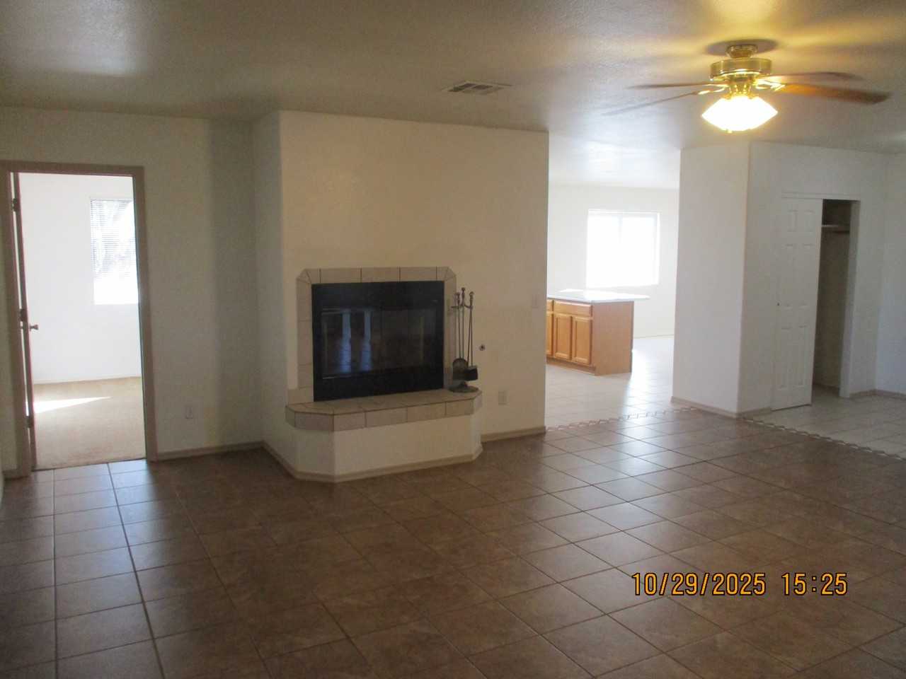 5157 S Sioux Ave - Photo 3 of 26