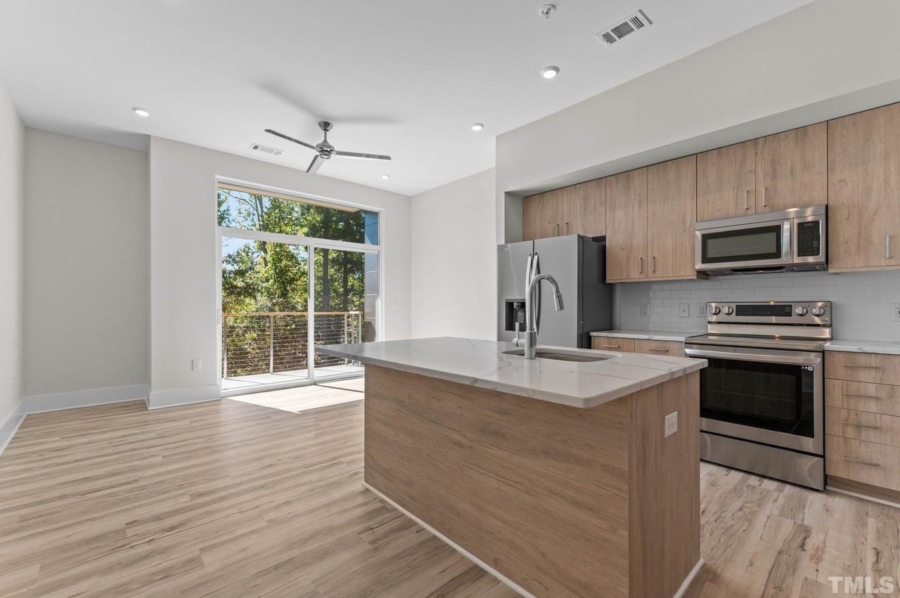 2441 Campus Shore Dr Unit 309 #309 - Photo 5 of 49