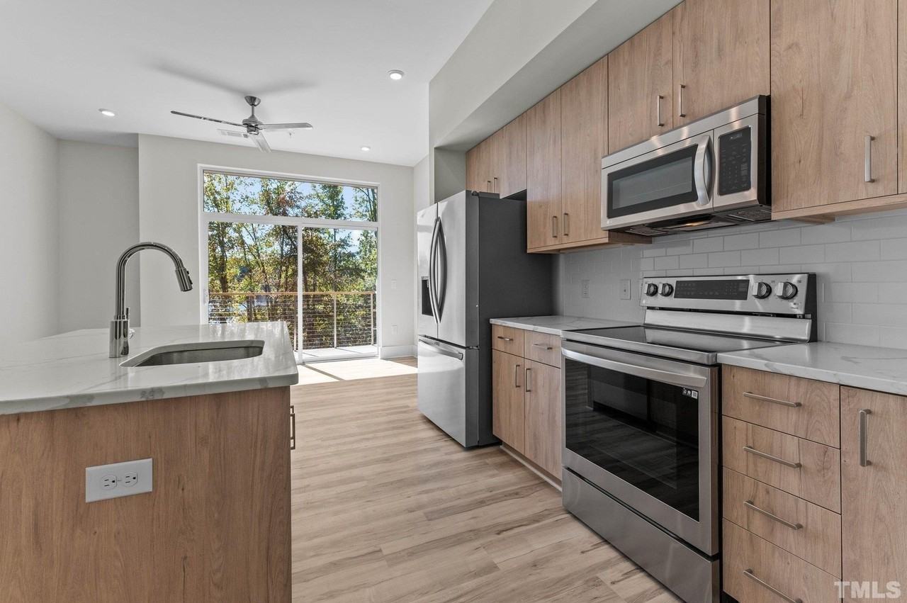 2441 Campus Shore Dr Unit 309 #309 - Photo 6 of 49