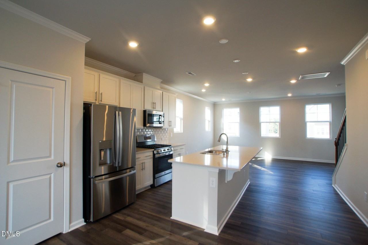 459 Carolina Springs Blvd - Photo 2 of 28