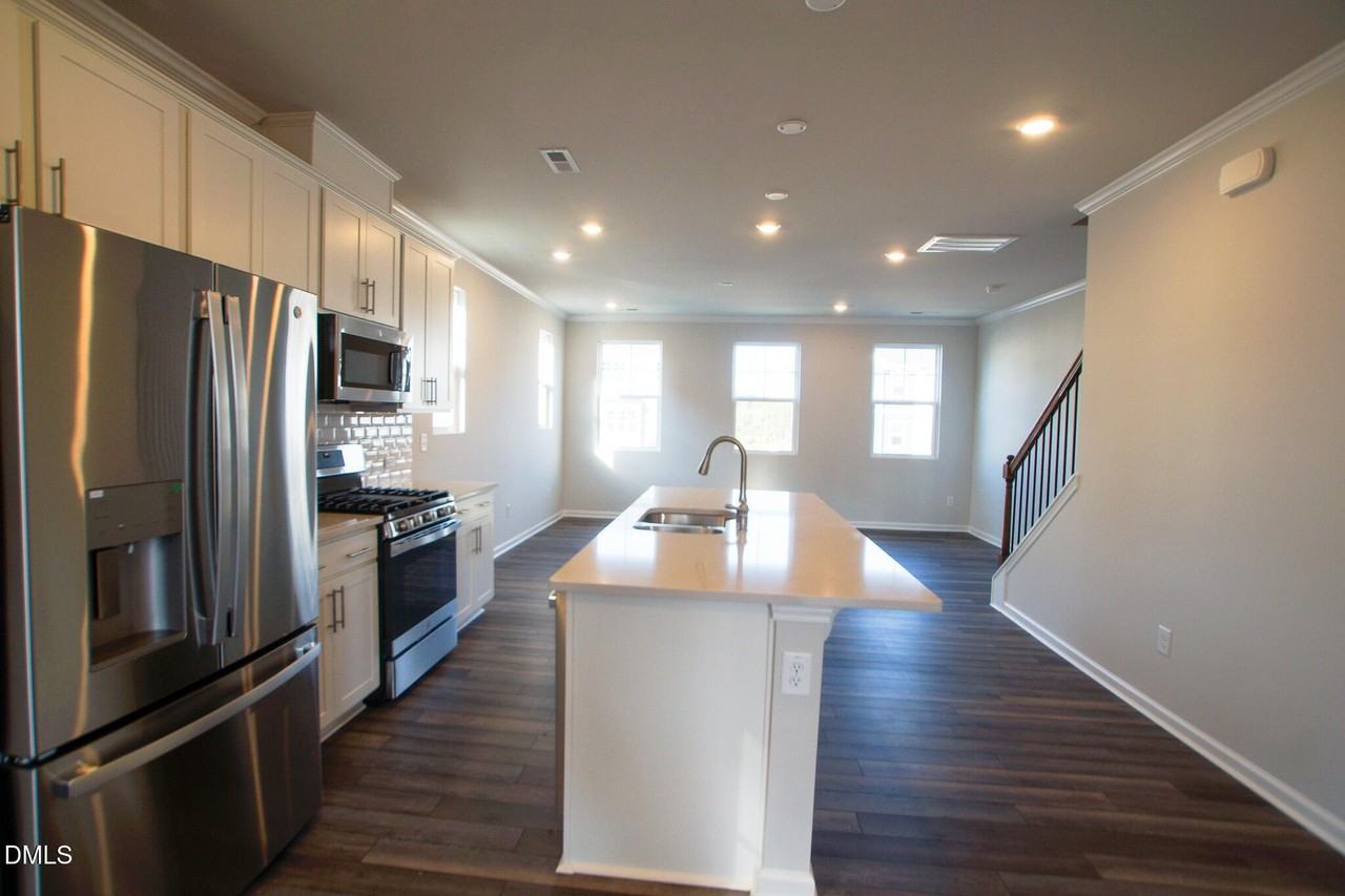 459 Carolina Springs Blvd - Photo 3 of 28