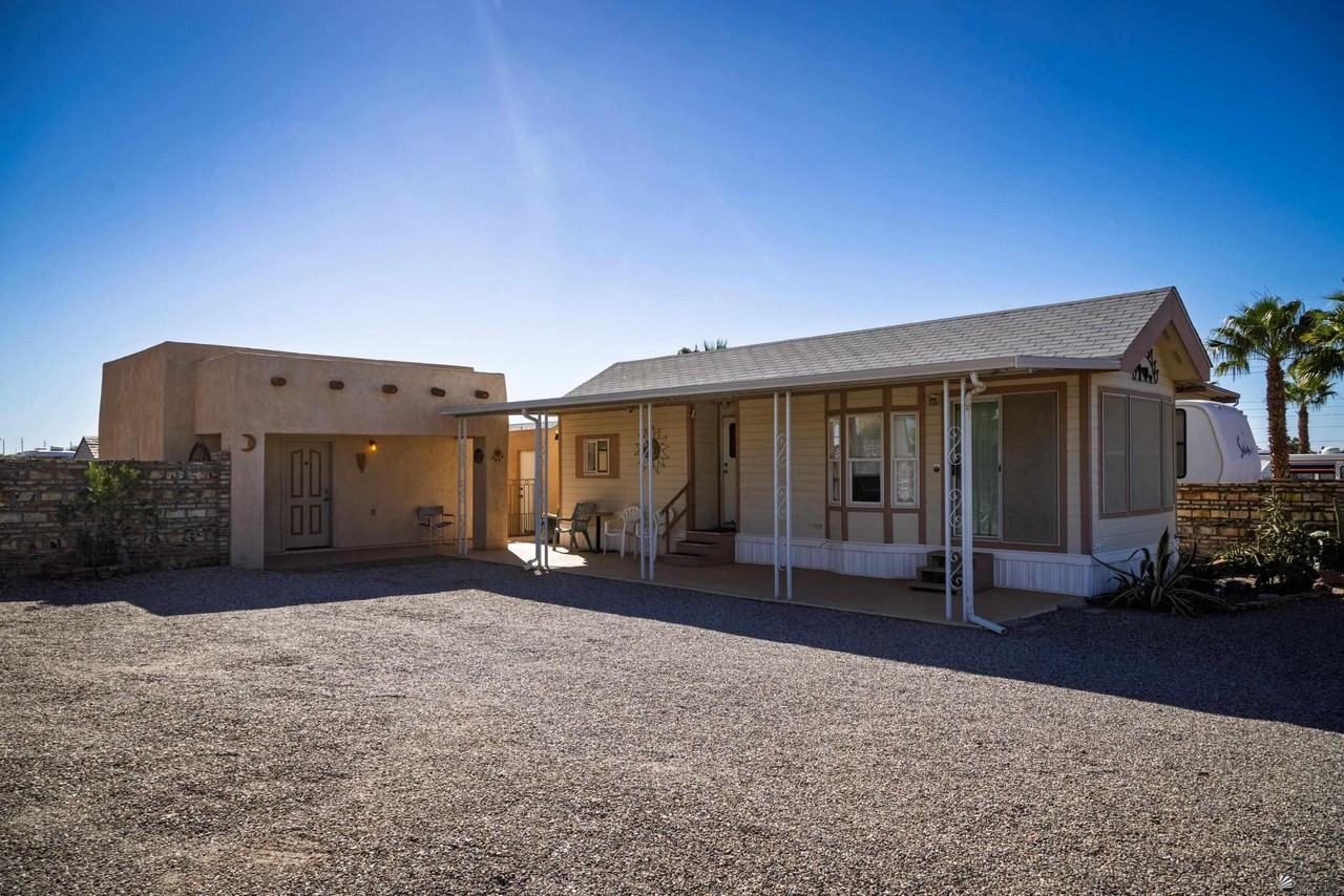 9565 E 33rd St - Photo 3 of 20