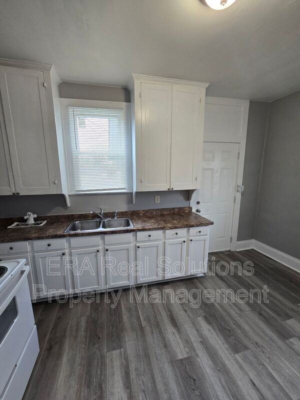1976 Sullivant Ave - Photo 3 of 17