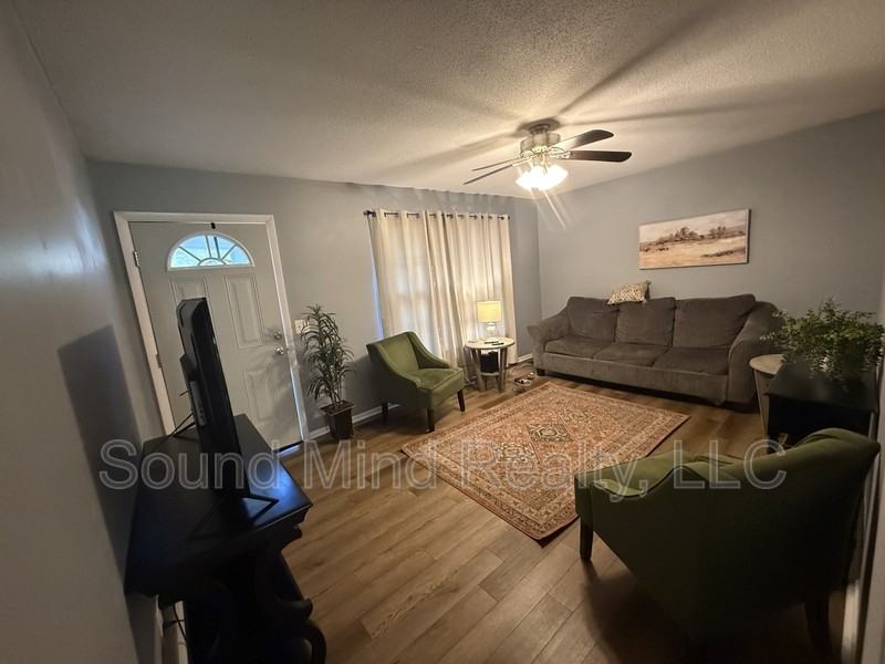 1009 Springview Trail - Photo 7 of 36