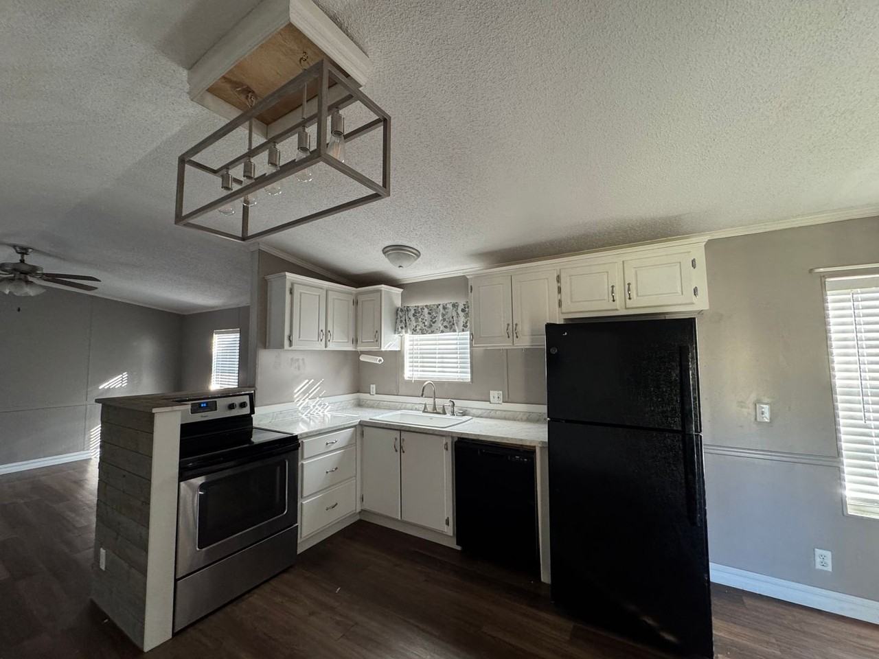 31693 N Corbin Rd - Photo 2 of 9