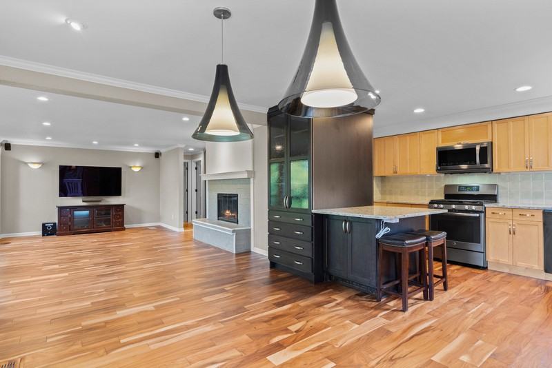 12135 107th Ave Ne - Photo 5 of 35