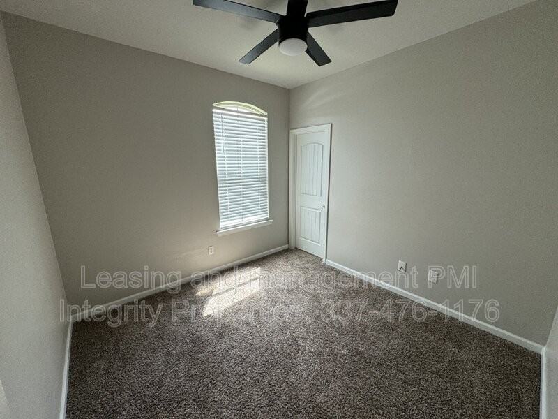 104 Garden Oaks Ave - Photo 4 of 9