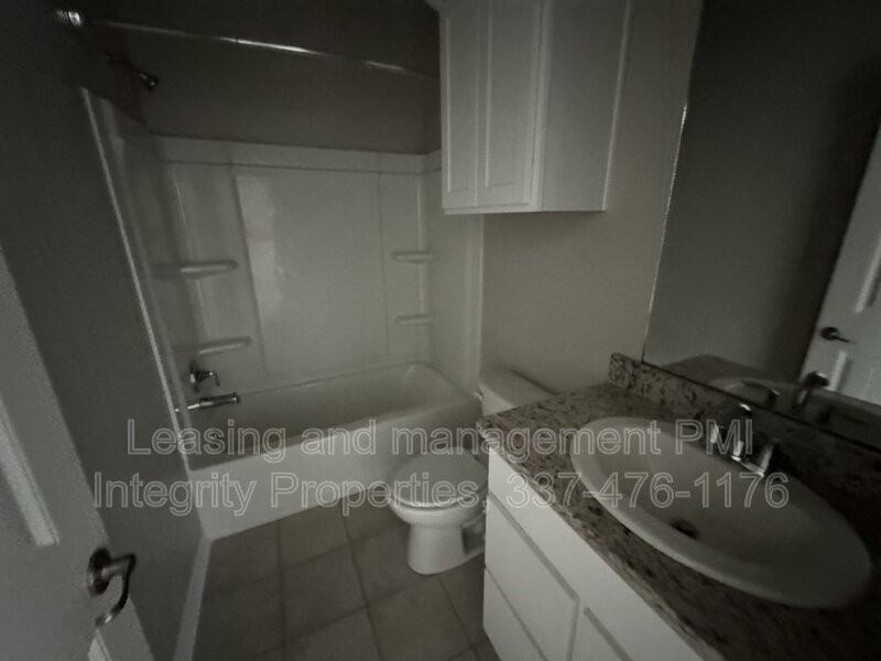 104 Garden Oaks Ave - Photo 5 of 9
