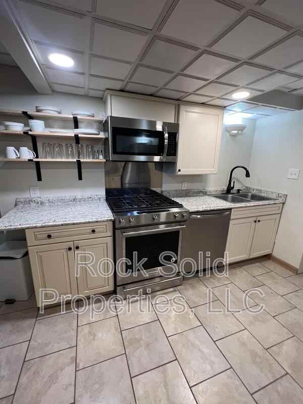 7800 Happy Jack Rd - Photo 7 of 22