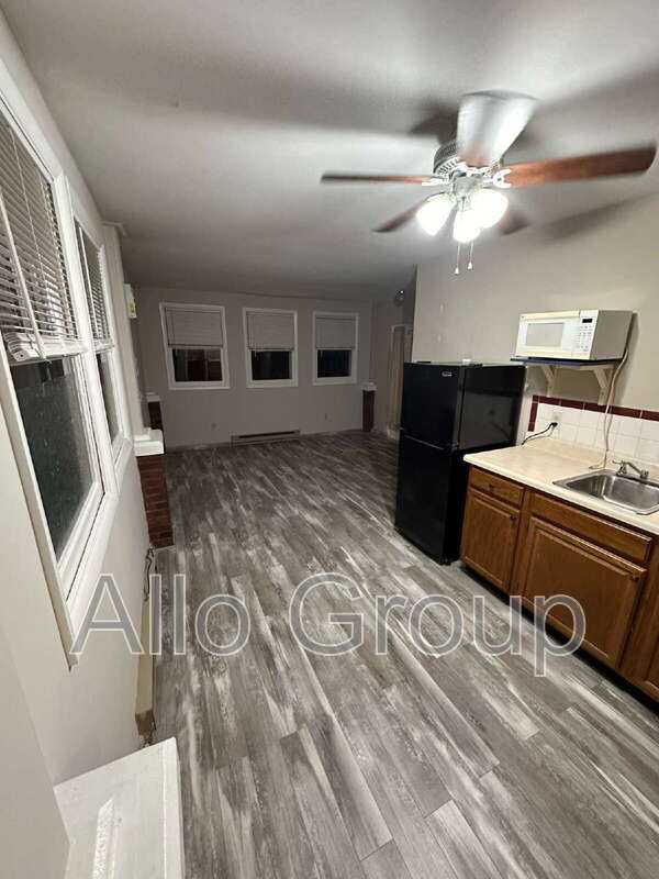 655 Green St #4 - Photo 3 of 9