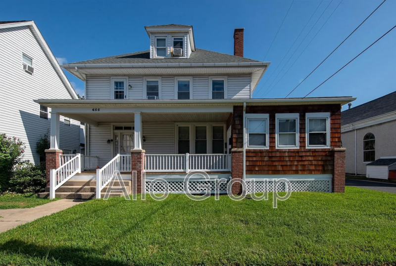 655 Green St #4 - Photo 7 of 9