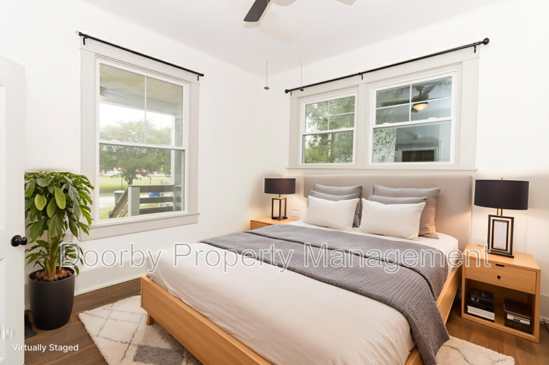 2304 Chamberlain Ave - Photo 5 of 22