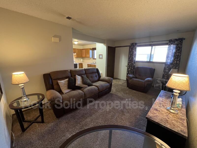 3305 Frontier St - Photo 2 of 19