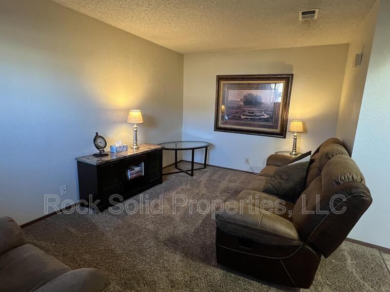 3305 Frontier St - Photo 3 of 19