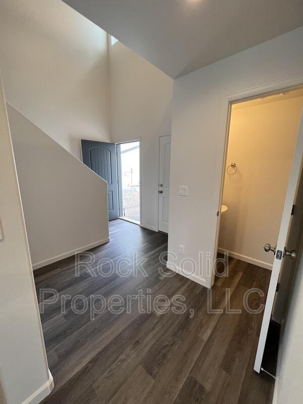 1508 Danny Pl - Photo 3 of 36