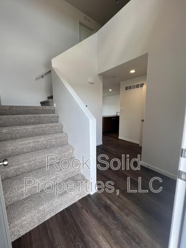 1512 Danny Pl - Photo 2 of 34