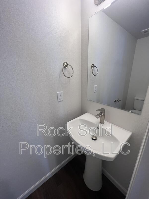 1512 Danny Pl - Photo 5 of 34