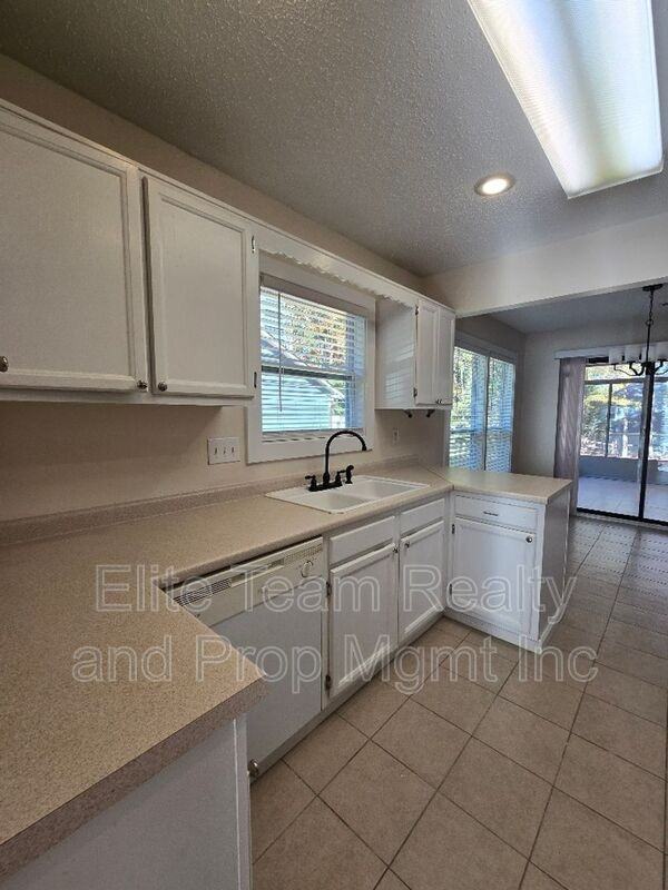 3738 Sweetgrass Ln - Photo 5 of 31