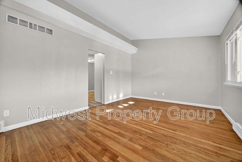 813 Lynn Haven Ln - Photo 3 of 22