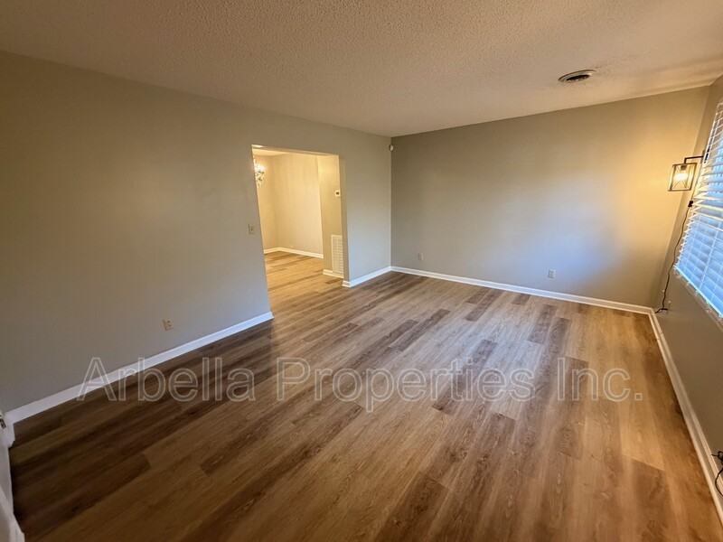 1711 Herrin Dr - Photo 6 of 21