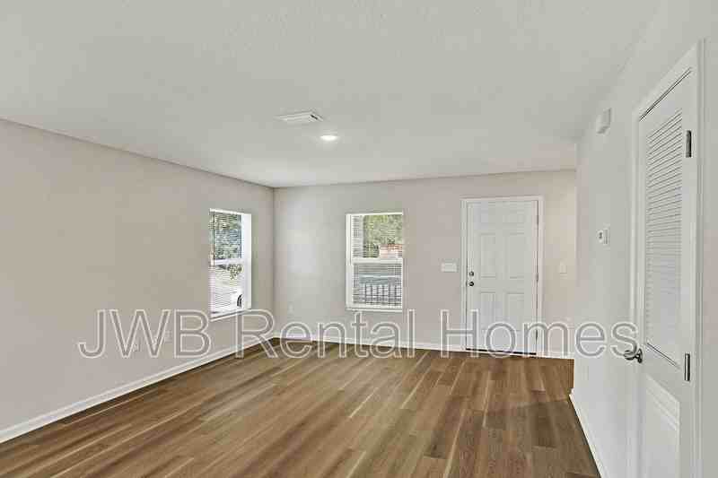 1614 State St W - Photo 5 of 15