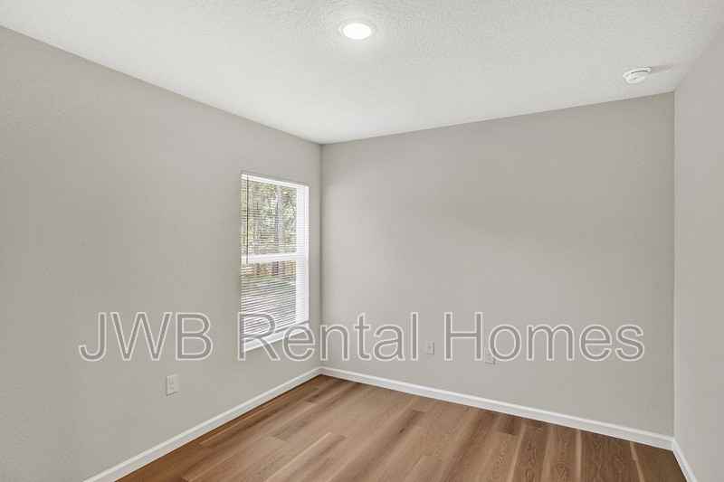 7542 Canary Rd - Photo 7 of 15