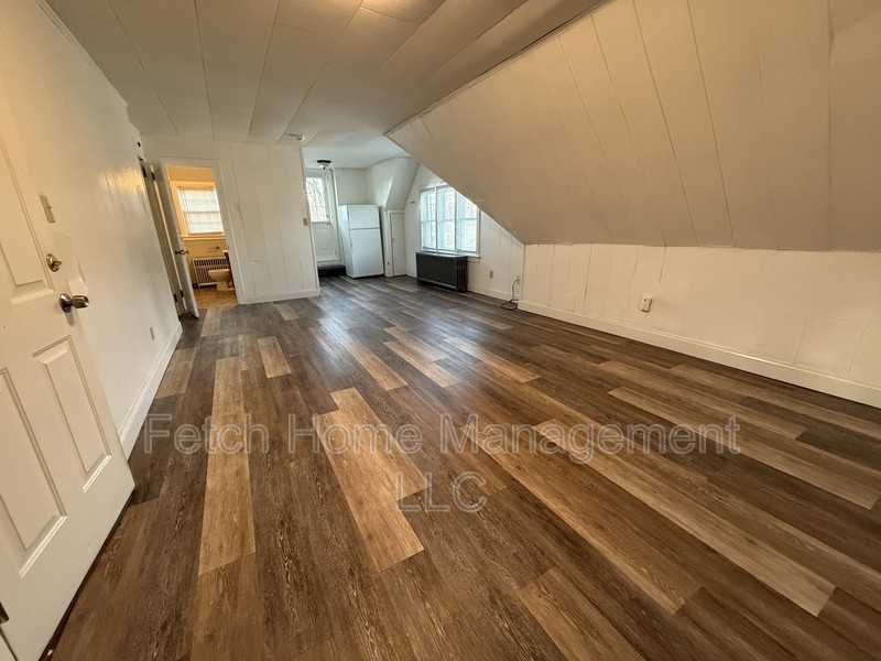 825 Church St - Photo 3 of 9