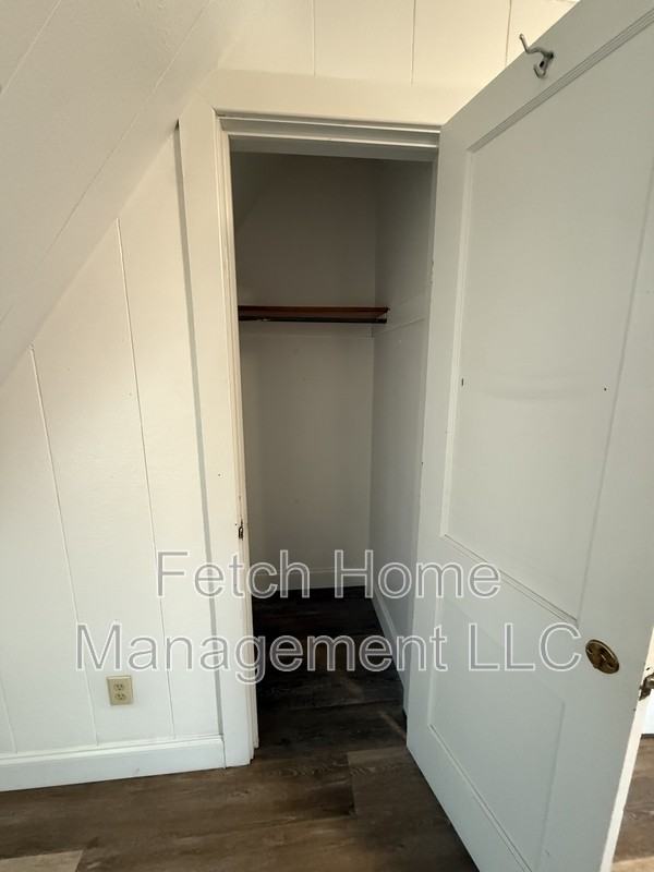 825 Church St - Photo 7 of 9