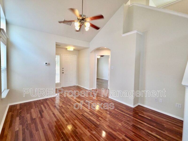 1704 Sandhills Dr - Photo 4 of 27