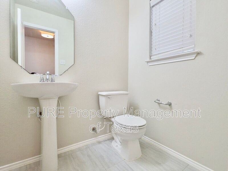 1704 Sandhills Dr - Photo 5 of 27