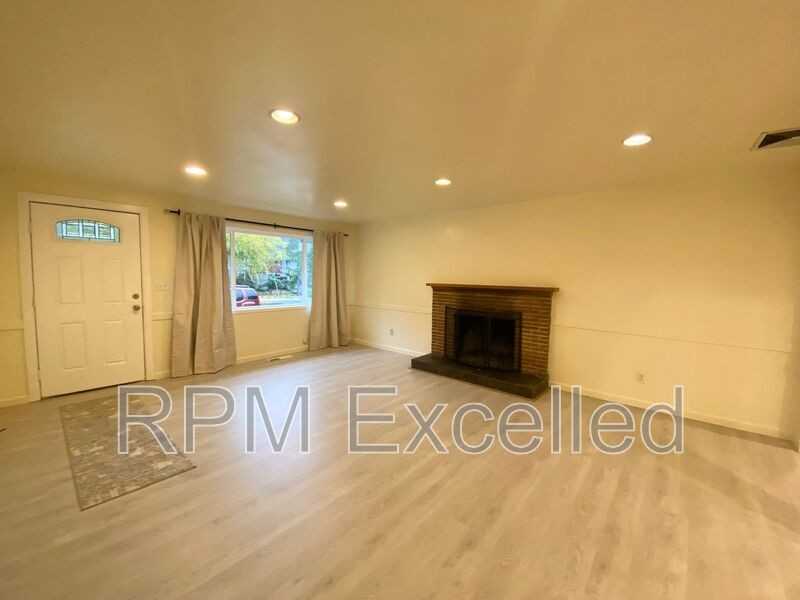 3216 South 208th Street - Photo 4 of 21