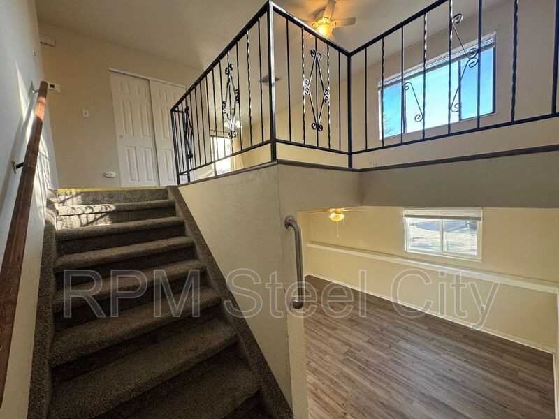 605 W 15th St - Photo 3 of 17