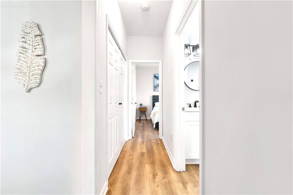 56 Holly Rd Nw - Photo 4 of 31