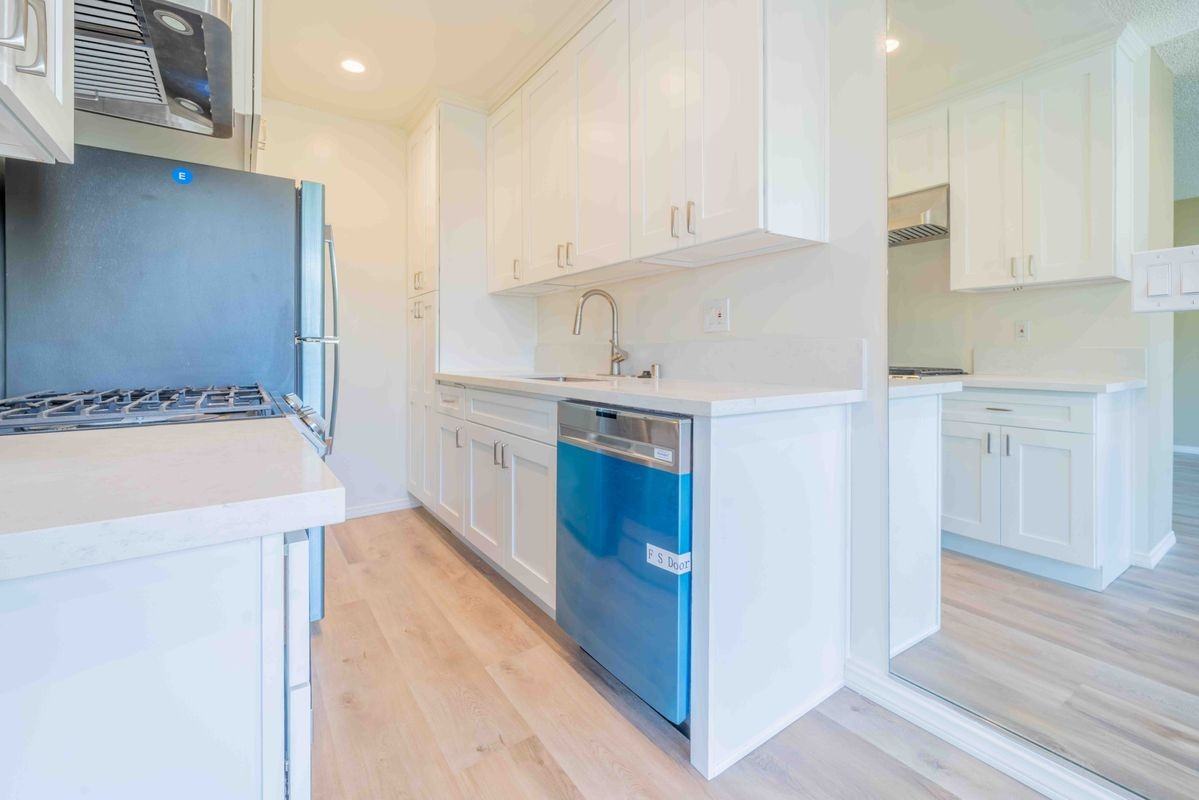 11871 Idaho Avenue ##8 - Photo 7 of 28