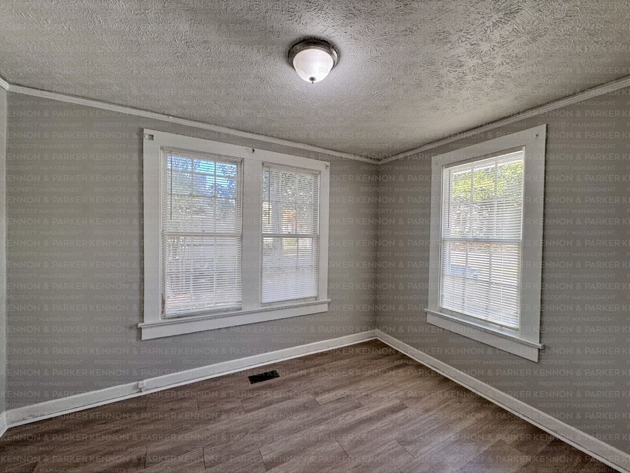 1404 Virginia Street - Photo 5 of 12