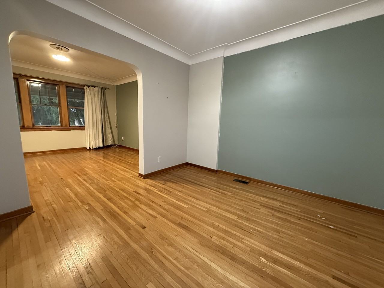 1481 Benjamin Ave - Photo 6 of 37