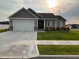 featured image of 7225 S Branston Ave