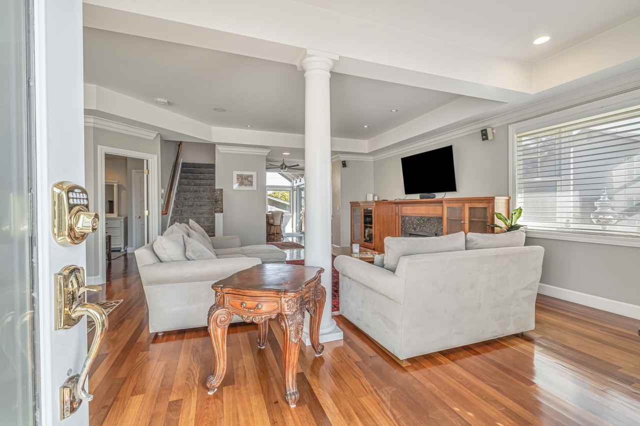 204 Alhambra Avenue - Photo 4 of 35