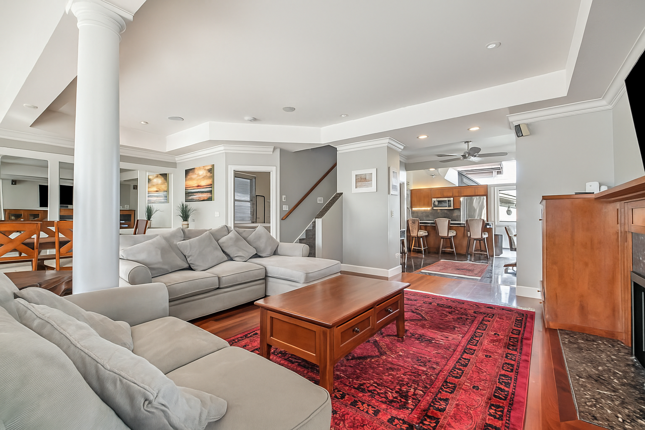 204 Alhambra Avenue - Photo 5 of 35