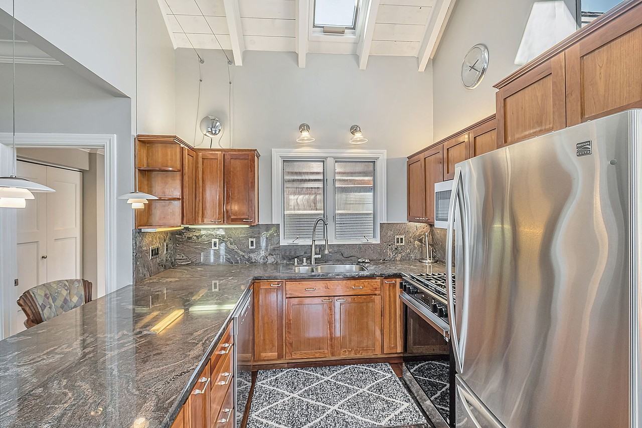 204 Alhambra Avenue - Photo 7 of 35