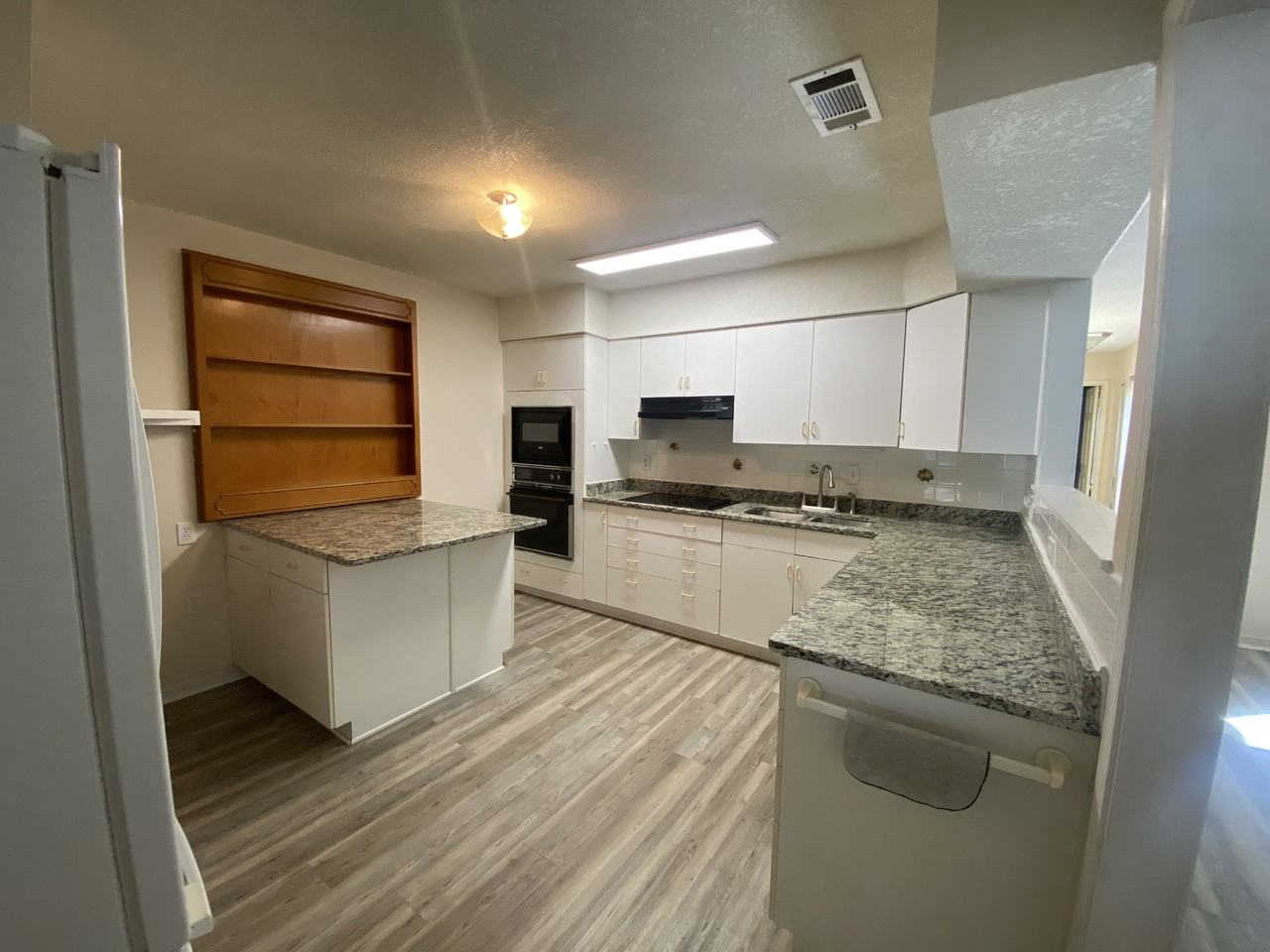 925 Holbrook Circle - Photo 4 of 50