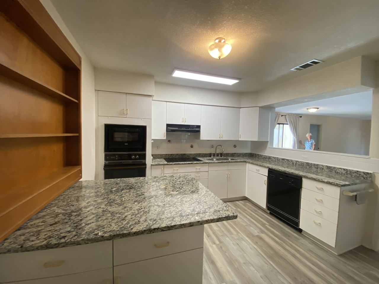 925 Holbrook Circle - Photo 5 of 50