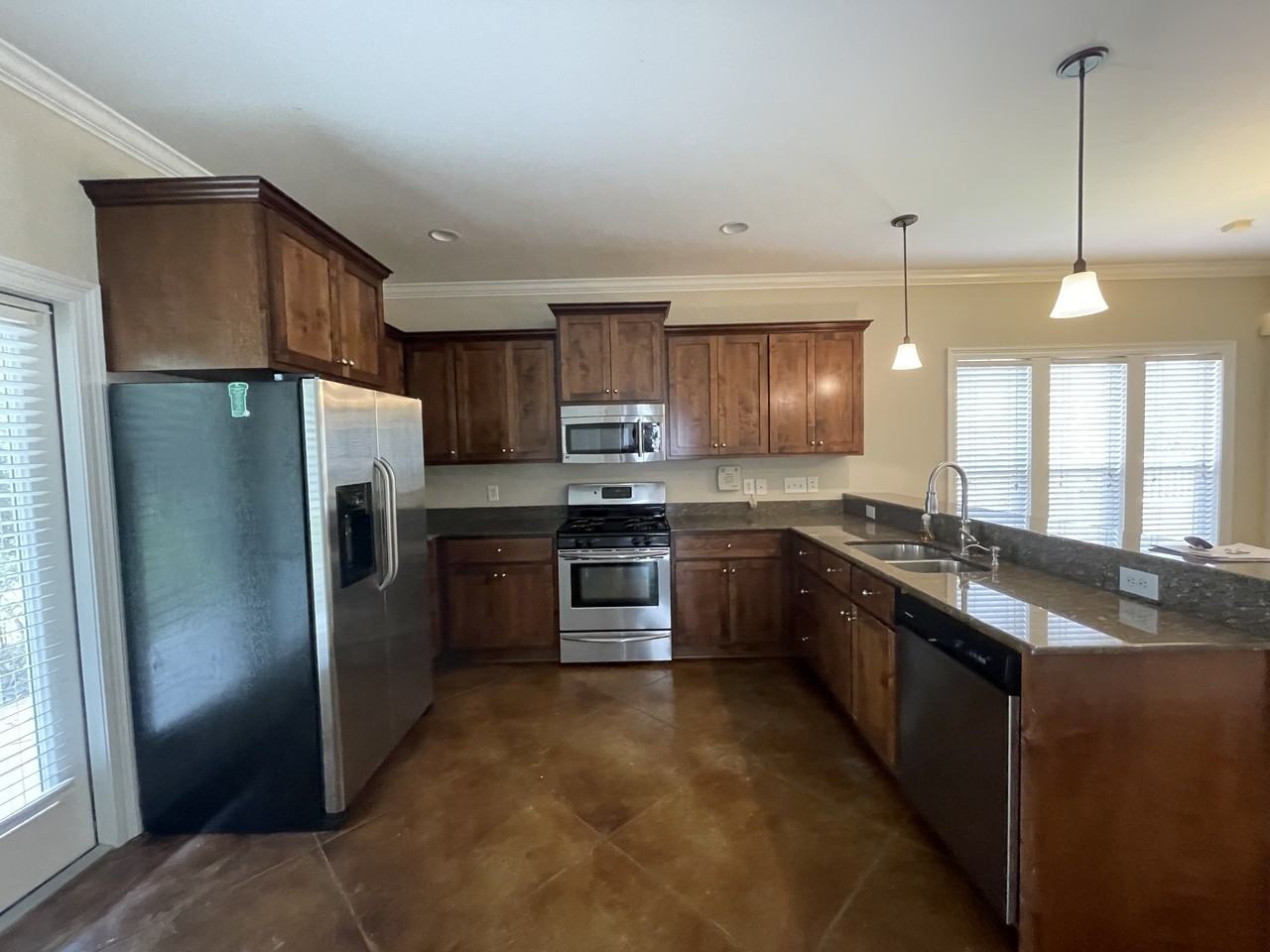 30013 Saint Barbara St - Photo 3 of 9