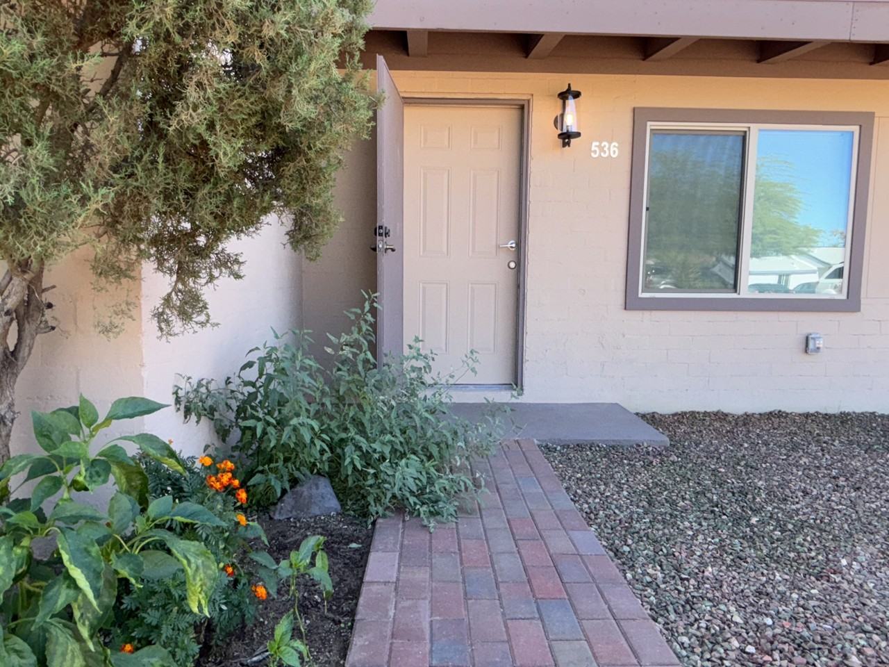 536 East Seneca Street - Photo 6 of 36