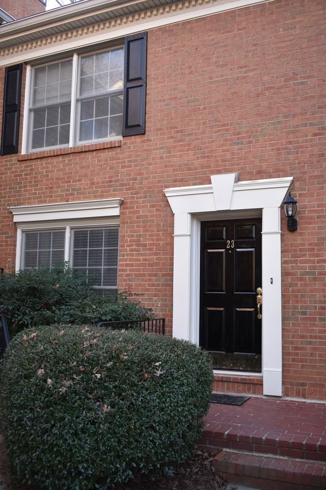 23 Mount Vernon Circle #23 - Photo 2 of 43