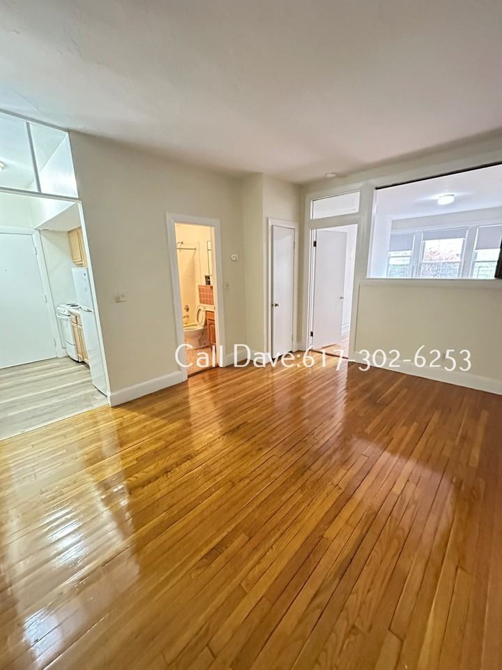 33 Lancaster Ter #106 - Photo 3 of 9