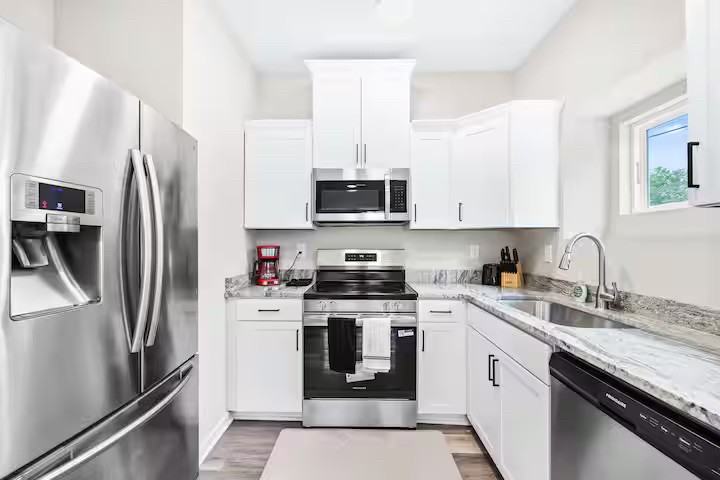 102 Mobley St - Photo 6 of 50